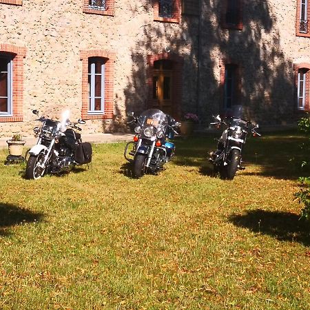 Les chambres d'hôtes de la Frissonnette Auzelles Exterior foto