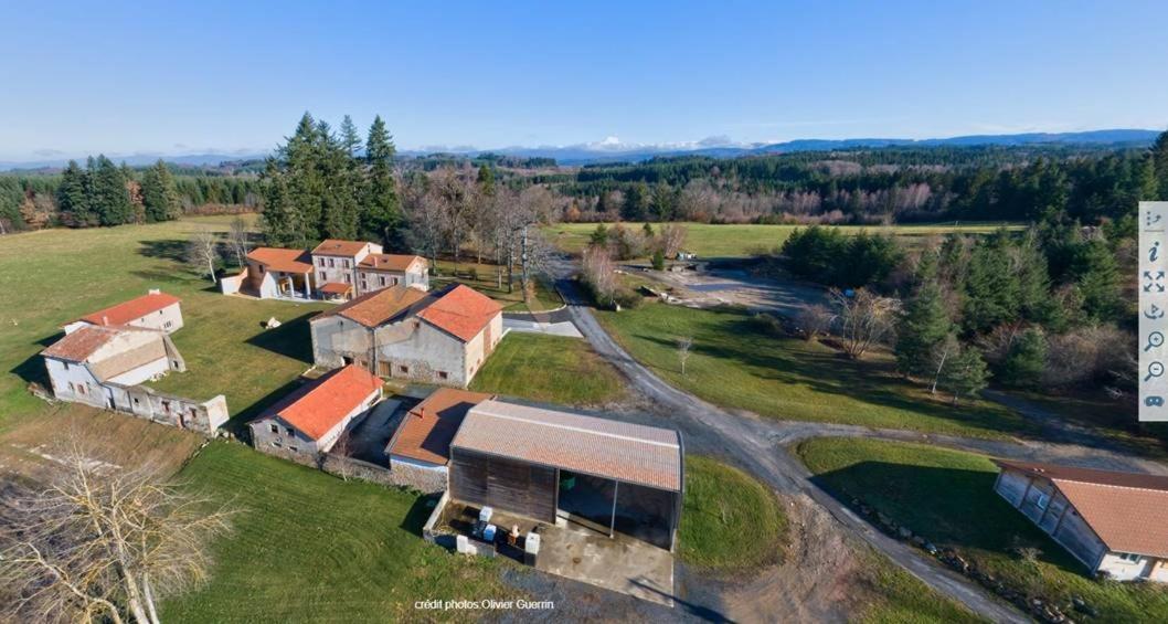 Les chambres d'hôtes de la Frissonnette Auzelles Exterior foto