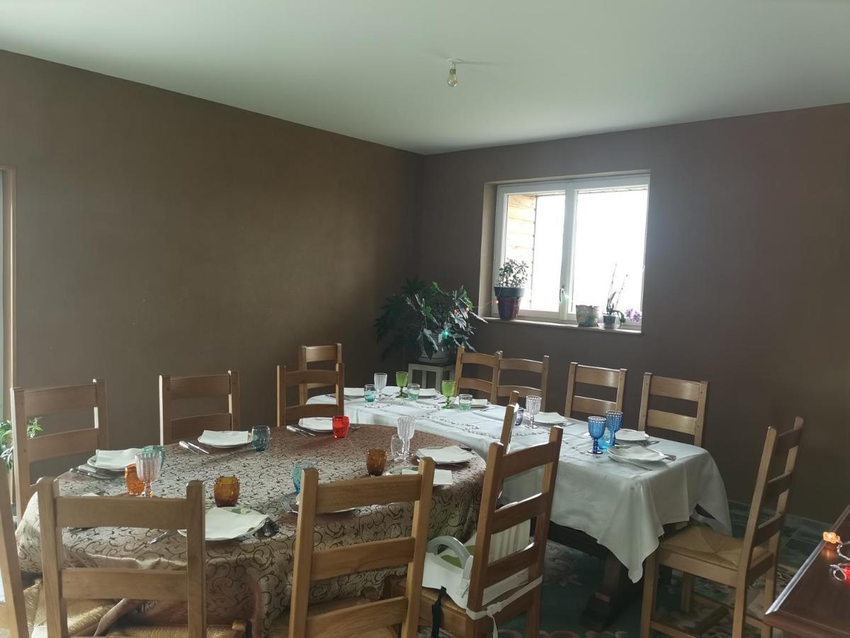 Les chambres d'hôtes de la Frissonnette Auzelles Exterior foto