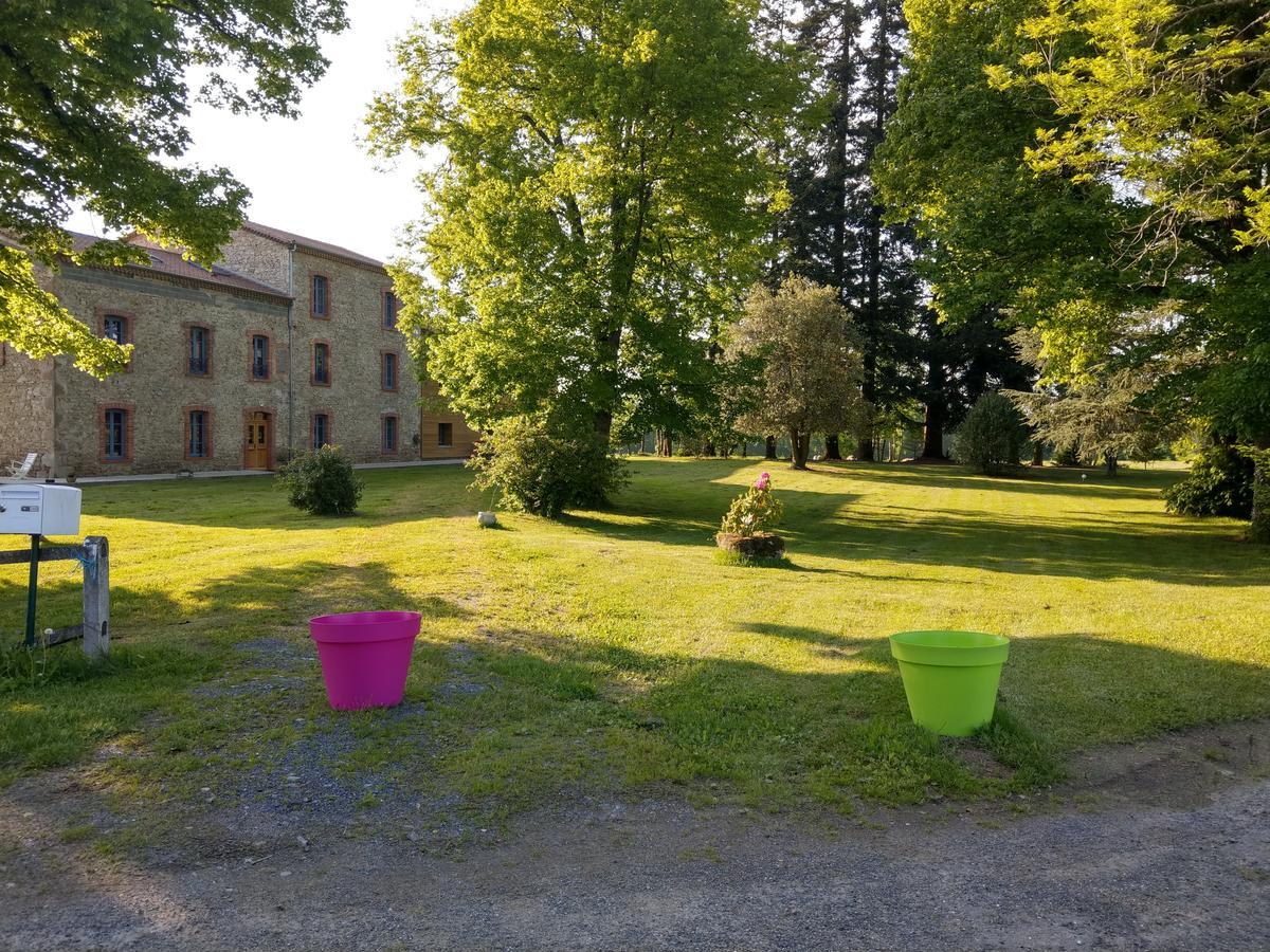 Les chambres d'hôtes de la Frissonnette Auzelles Exterior foto