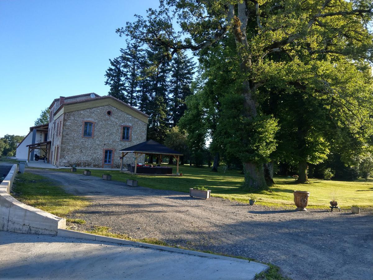 Les chambres d'hôtes de la Frissonnette Auzelles Exterior foto