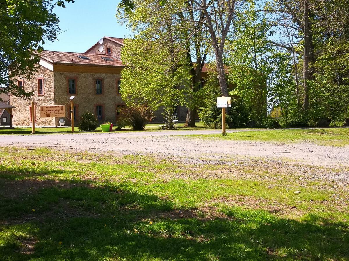 Les chambres d'hôtes de la Frissonnette Auzelles Exterior foto